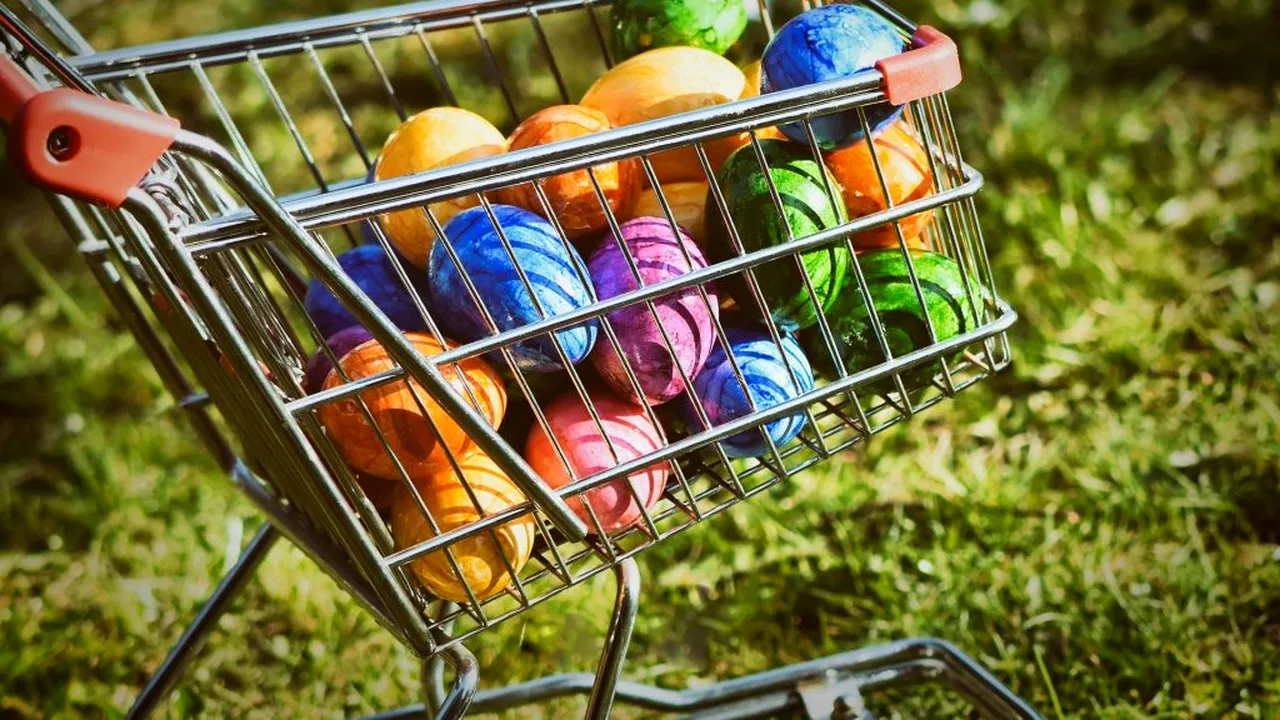 METODĂ. Cum se vopsesc ouăle natural. Ce să folosești pentru a obține culoarea dorită