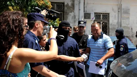 PERCHEZIȚII în Drobeta-Turnu Severin, la traficanți care duceau tinere să se prostitueze în Franța. Aceștia ar fi obținut peste 200.000 de euro din exploatarea tinerelor