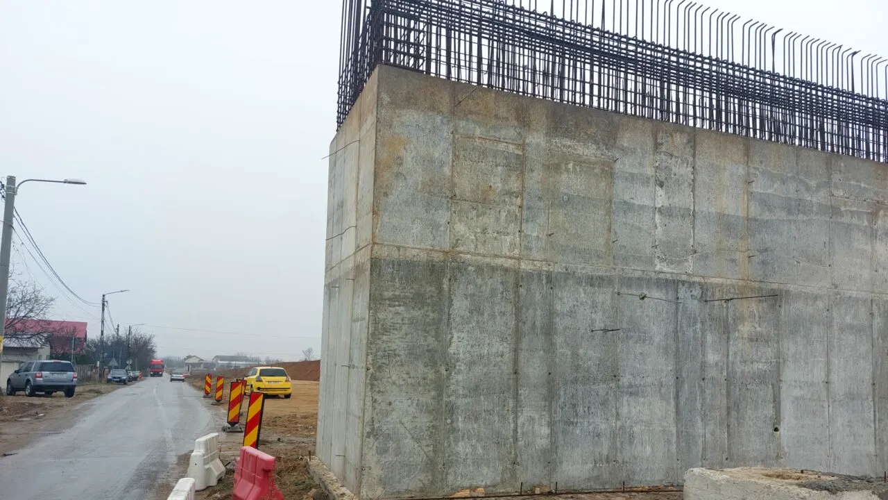 FOTO | Tronsonul 1 din drumul expres Craiova-Pitești așteaptă un alt constructor. Lucrările sunt abandonate de două luni