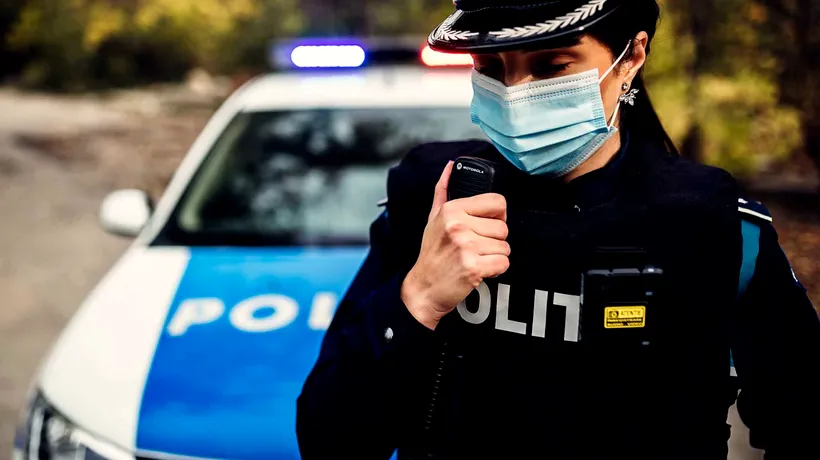 Polițistă din Maramureș, cercetată după ce a înlocuit țigările de contrabandă confiscate cu baxuri pline cu rumeguș