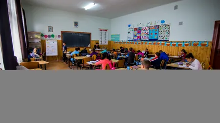 SOLUȚIE temporară pentru criza de profesori: REANGAJAREA pensionarilor. Vezi problema MAJORĂ a învățământului din Europa de Est