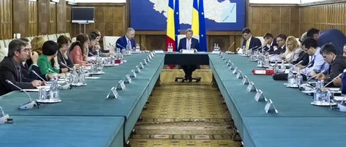 Cioloș spune că nu candidează. Dar cu miniștrii din Guvern are alte planuri