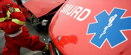 Ambulanță SMURD aflată în misiune, lovită în plin de o mașină condusă de un spaniol băut