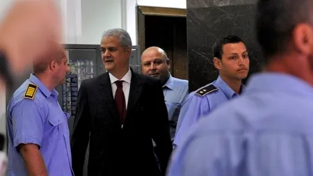 Cu patru zile înainte de judecarea cererii de eliberare, Adrian Năstase a anunțat că plătește 760.000 de euro din prejudiciul stabilit în dosarul Trofeul Calității