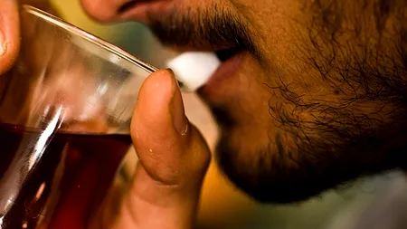 O companie producătoare de ceai i-a asigurat limba degustătorului șef pentru o sumă uriașă