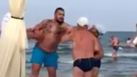 Tânărul care a lovit o femeie pe o plajă din Mamaia își cere scuze public: Această „gorilă