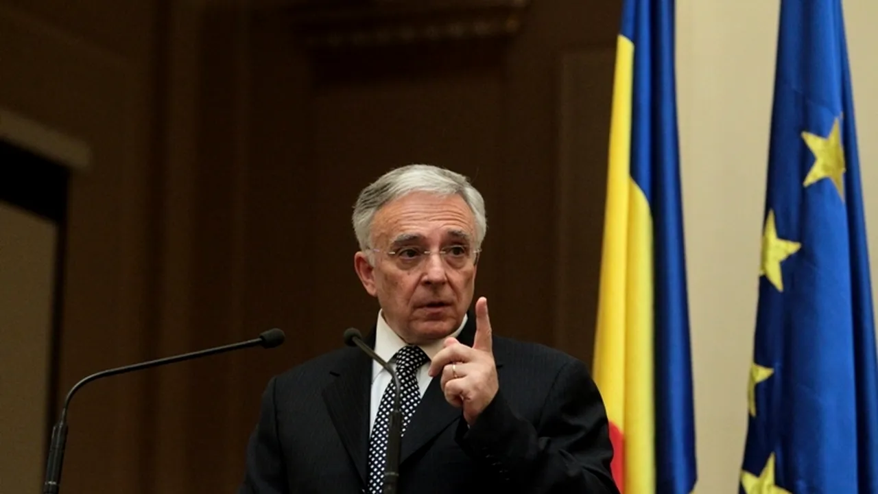 Cum comentează guvernatorul BNR Mugur Isărescu decizia Moody's de a retrograda ratingul BCR și Raiffeisen