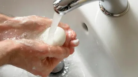 Cât este periculos săpunul solid? Părerea unui profesor în epidemiologie