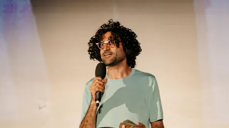 Lungmetrajul iranian ”Terrestrial Verses”, scris și regizat de Ali Asgari și Alireza Khatami, a fost recompensat cu Trofeul ANONIMUL 2023