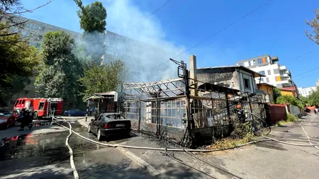 Incendiu la terasa unui restaurant din sectorul 3. Pompierii intervin cu șapte autospeciale de stingere (VIDEO)