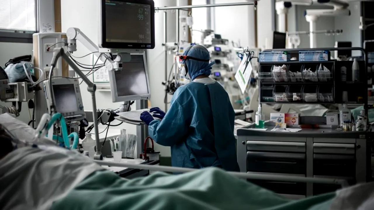 CORONAVIRUS. Medicii din Iași încearcă să găsească tratament pentru primul român infectat cu HIV și COVID-19