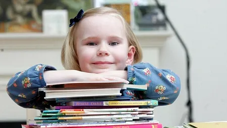 Fetița cu un IQ cât Albert Einstein și Stephen Hawking. La 18 luni folosea calculatorul, iar la patru ani e membră Mensa