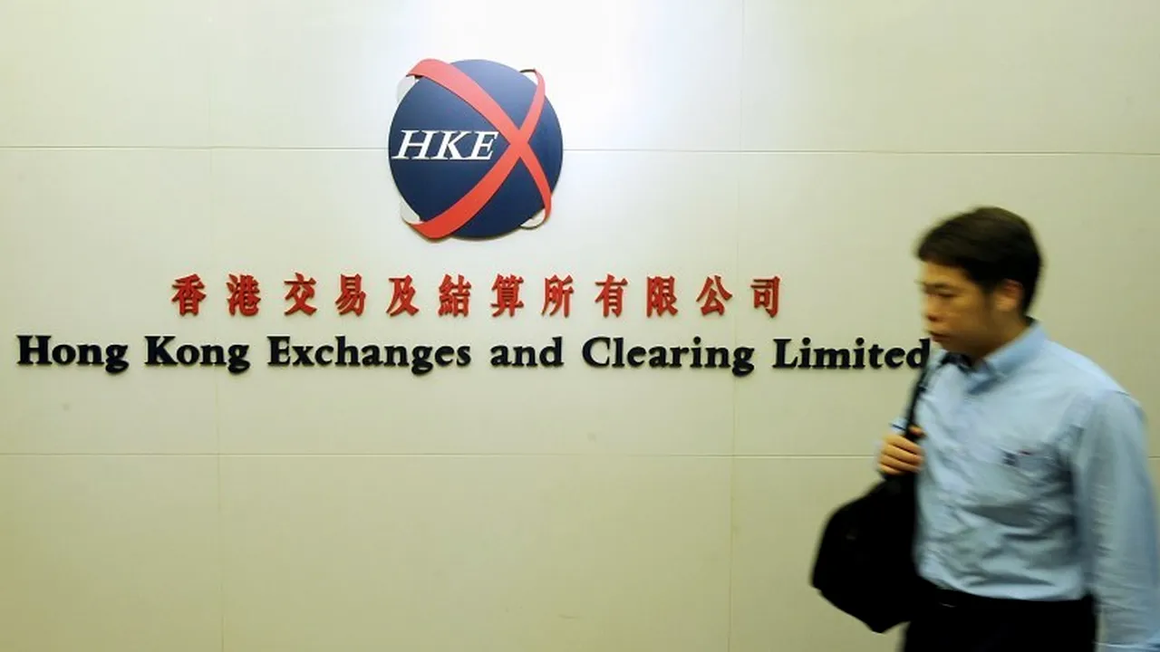 Operatorul bursei din Hong Kong va prelua piața de metale din Londra, cea mai mare din lume