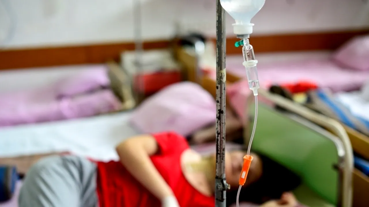 Secția de pediatrie a Spitalului Județean de Urgență Arad, supraaglomerată de câteva zile, din cauza numărului mare de infecții respiratorii