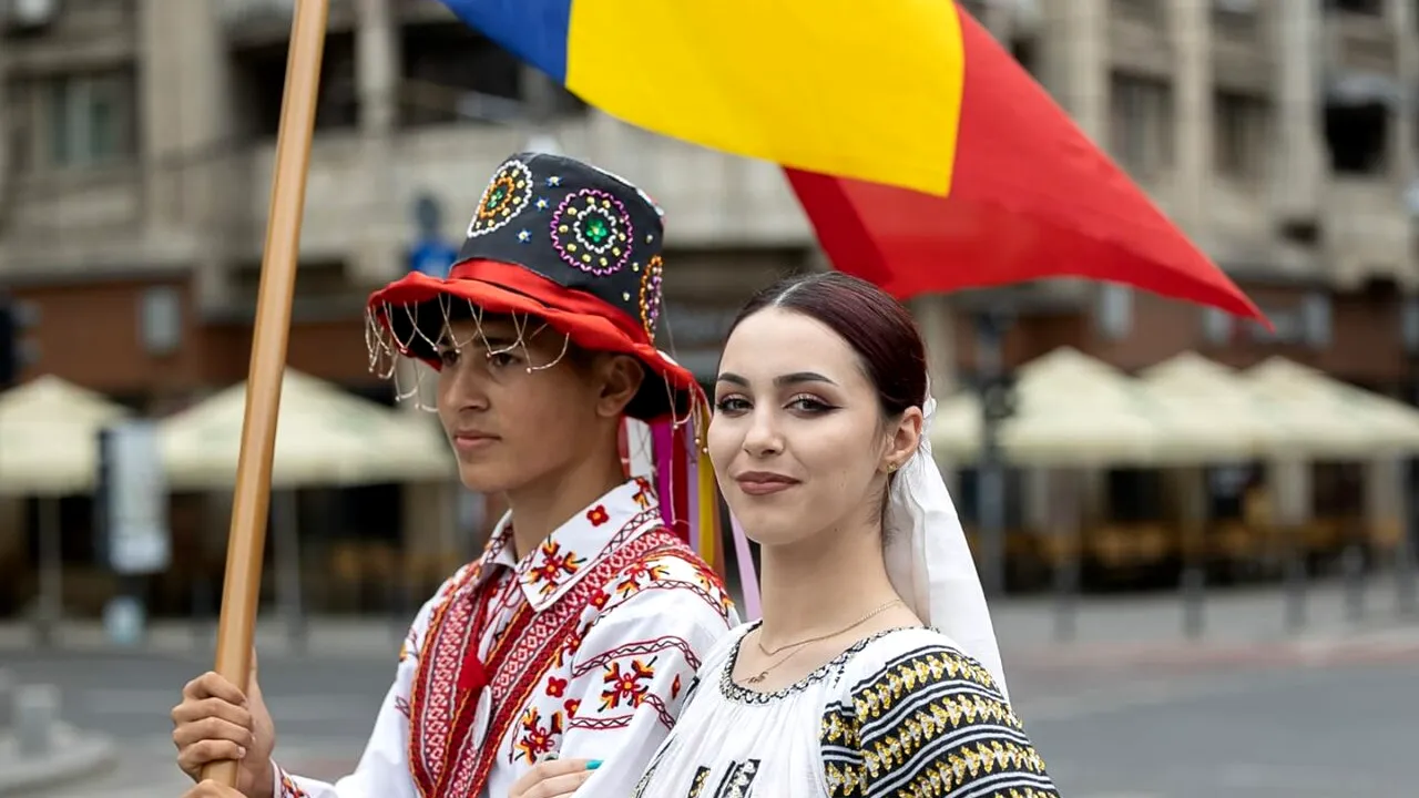 Marcel Ciolacu, mesaj de Ziua Drapelului: „Prin aceste trei culori le spunem celorlalți cine suntem noi”