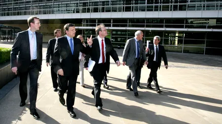 Presa internațională: Jose Manuel Barroso arbitrează alegerile din România