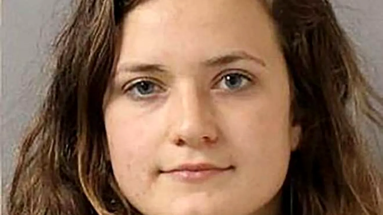 O tânără a ajuns la închisoare, după o partidă de amor cu iubitul ei. Motivul pentru care bărbatul a sunat disperat la poliție