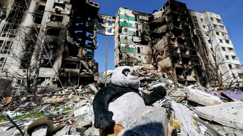 Cât costă un tur ghidat în orașele bombardate din Ucraina. O agenție de turism a vândut 150 de bilete