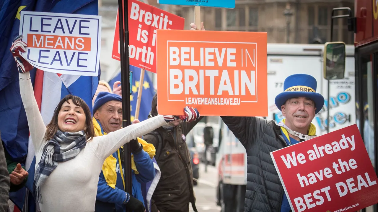 Camera Comunelor RESPINGE acordul BREXIT. Opoziția vrea alegeri ANTICIPATE