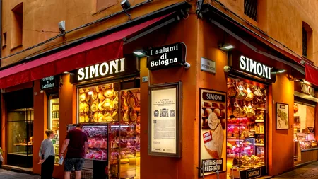 Marea Britanie: Autoritățile le interzic turiștilor să aducă brânzeturi și carne din Europa, pentru a preveni o EPIDEMIE