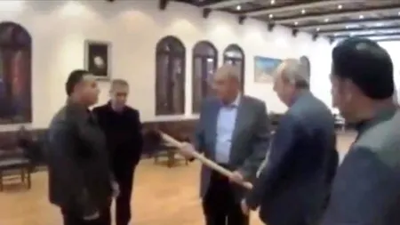 Testul prin care trebuie să treacă un bărbat pentru a deveni bodyguard pentru Nabih Berri, președintele Parlamentului Libanului