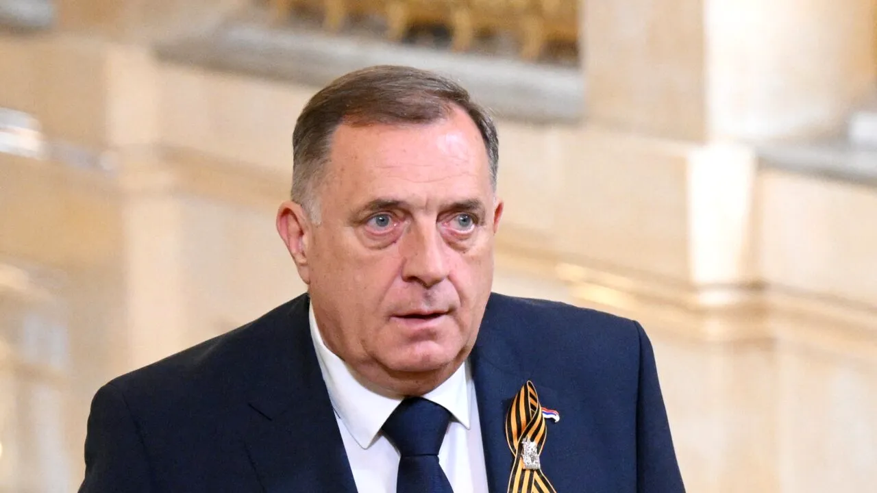 Milorad Dodik revendică victoria în Bosnia. Liderul naționalist a dominat alegerile fără să candideze. Aliata sa Zeljka Cvijanovic a câștigat cursa pentru președinția tripartită: „Nu ne vom schimba politica”