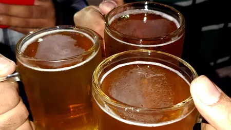 81% dintre români asociază 1 MAI cu berea. Cum sărbătoresc ei ziua liberă