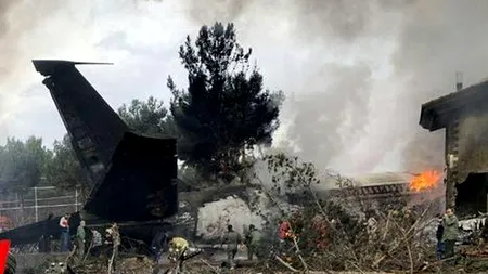 ACCIDENT AVIATIC în Iran. O aeronavă Boeing 707 s-a prăbușit în apropierea unui aeroport. 15 MORȚI, ultimul bilanț. Un bărbat a supraviețuit miraculos