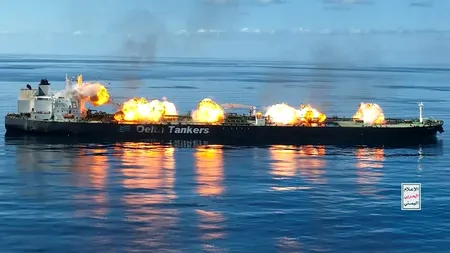 Rebelii HOUTHI au atacat un petrolier sub pavilion grecesc în Marea Roșie. Impactul asupra MEDIULUI este uriaș