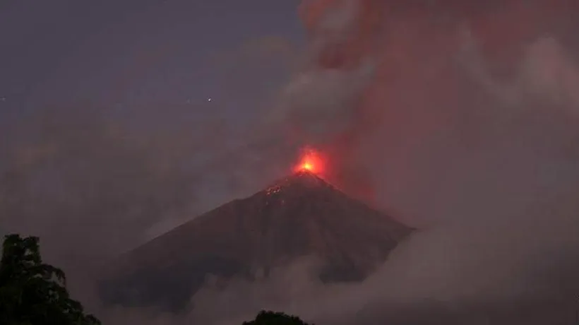 Erupție vulcanică spectaculoasă în Guatemala