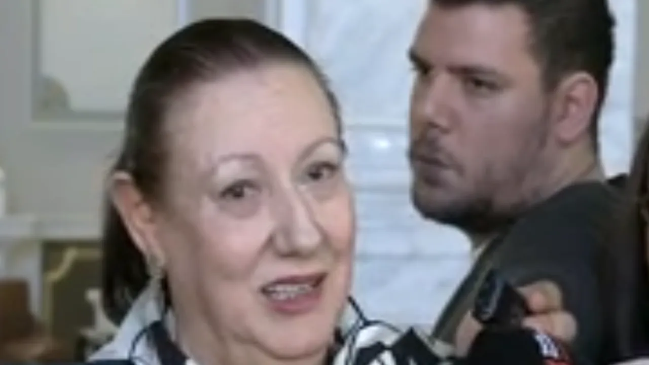 Senatoarea Jipa, reacție nervoasă în fața jurnaliștilor: „Mai lăsați-mă cu Constituția!