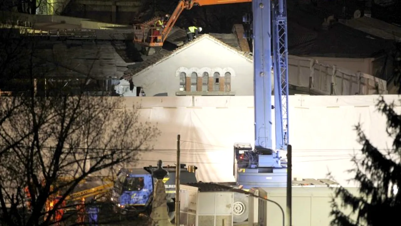 Primăria Capitalei a început aseară demolarea Halei Matache