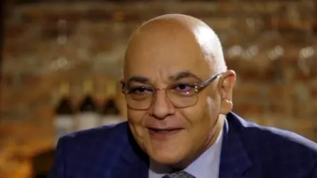 Gluma virală a lui Raed Arafat de pe Facebook! Doctorul de la DSU îi ironizează pe „Dacii  liberi” care dau sfaturi medicale pe Facebook: Aici, la Școala de Medicină din cadrul Universității Facebook, deviza noastră este „Oricine poate fi doctor”