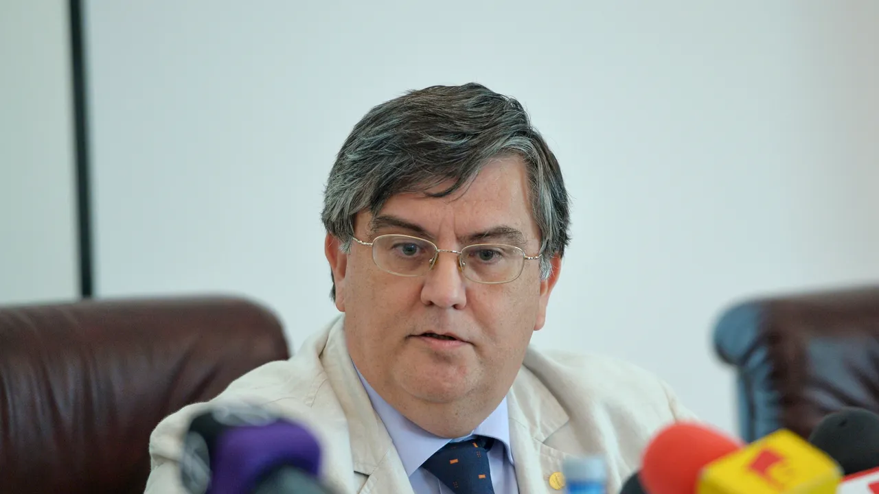 Ministrul Educației: Dacă cei care vor să fie directori de școli vor continua să fie împiedicați să se înscrie la concurs, nu vom ezita să apelăm la autorități 