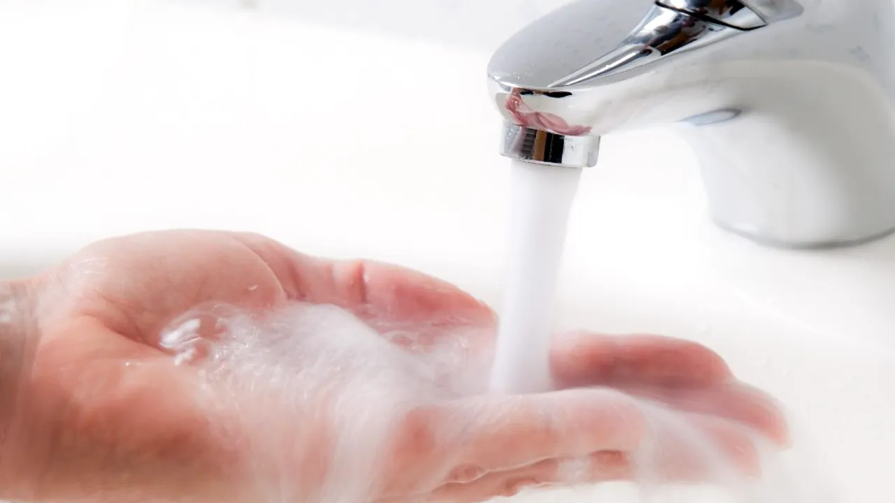 Primăria unui mare oraș din țară vrea să închirieze PURIFICATOARE de apă, cu filtre care elimină nisipul, substanțele cancerigene și mirosul