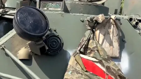 VIDEO | Ucrainenii râd de vestele antiglonț ale soldaților ruși: „Priviți ce are a două armată a lumii”