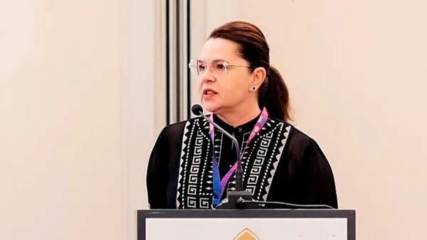 Adriana Săftoiu contestă decizia Curții Constituționale, care o lasă fără șefia TVR, prin invocarea unei decizii pe care instanța nu a dat-o