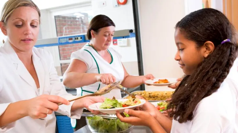 Managerul unei cantine școlare din SUA a fost concediat după ce le-a oferit mese gratuite elevilor nevoiași