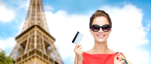Românii preferă plățile DIGITALE în vacanțele din străinătate: 8 din 10 turiști folosesc cardul, telefonul sau ceasul inteligent