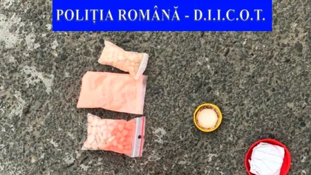 GALERIE FOTO. Polițiștii din Iași au descoperit peste 1.300 de comprimate de ecstasy
