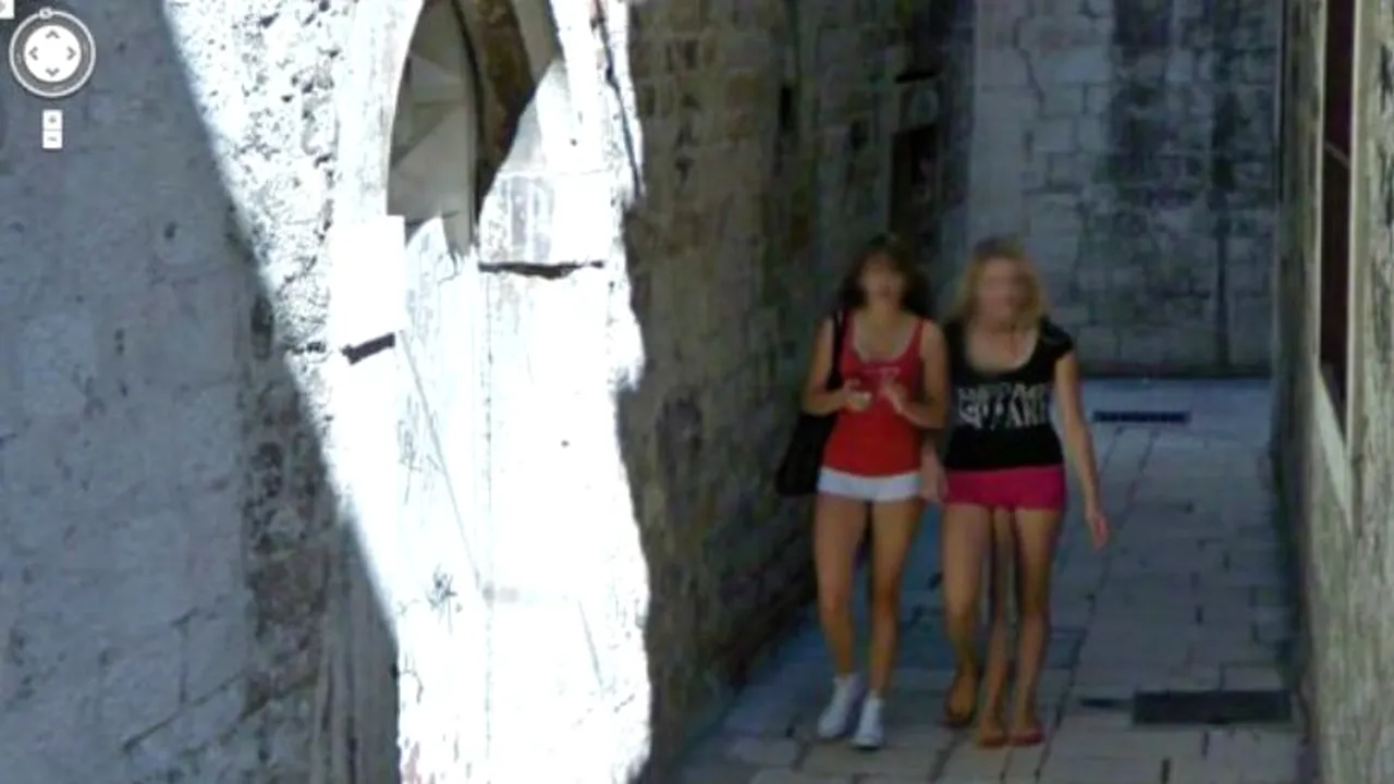 Cele mai ciudate fotografii surprinse de Google Street View