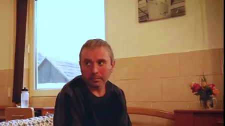 VIDEO | A murit Doru, unul dintre frații imobilizați la pat, după un accident produs de un șofer beat: „Dorința fratelui său este să îl îngroape lângă mama lor”