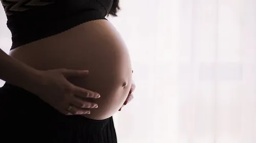 O femeie însărcinată s-a dus la control, dar nu se aștepta la asta. Cum au fost surprinse cele două gemene - VIDEO
