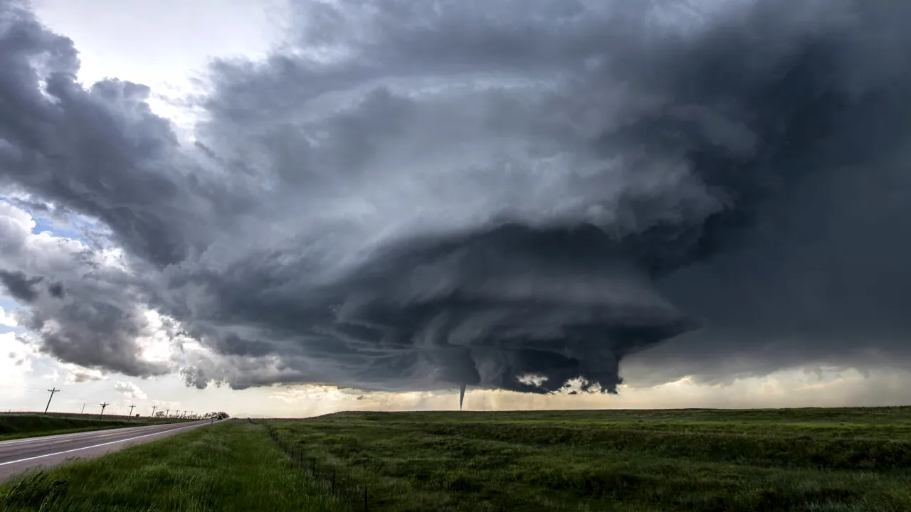 Vremea se schimbă RADICAL! Prognoza meteo până la mijlocul lunii iunie. Când vine vara