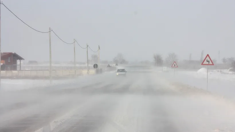 Amenzi în Mehedinți, Dolj și Tulcea, pentru neintervenția cu utilaje pe drumurile cu zăpadă și polei
