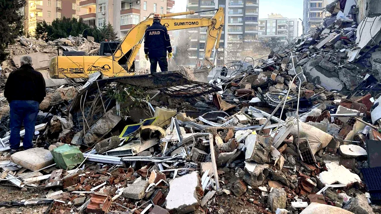 LIVE UPDATE - Bilanţul cutremurelor din Turcia şi Siria depășește 17.000 de morţi și peste 68.000 de răniți / Salvatorii români au scos patru persoane de sub dărămături. ONU solicită ajutor urgent pentru Siria