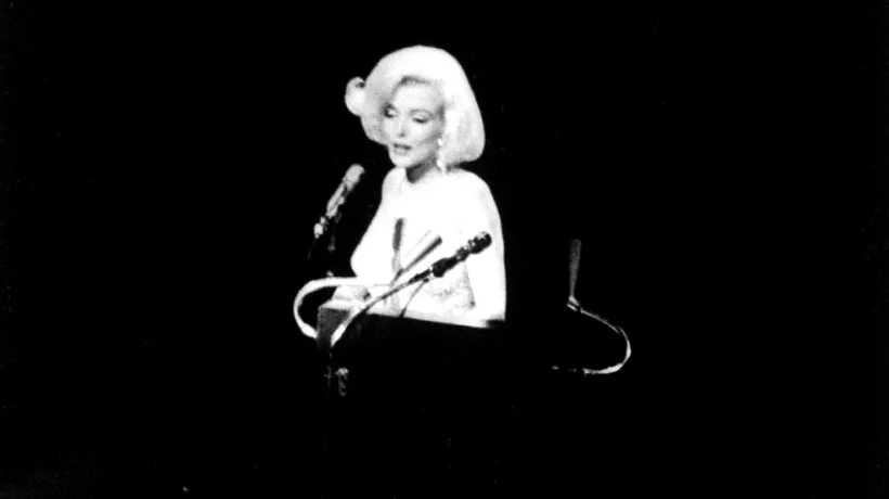 IMAGINI RARE alb-negru cu Marilyn Moroe și JFK 