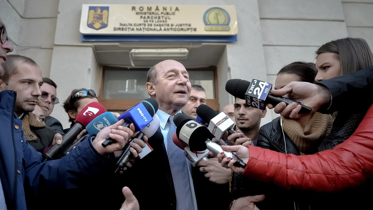 Băsescu se apără: Nu există documente scrise de mine prin care s-ar fi putut atesta calitatea de colaborator al Securității