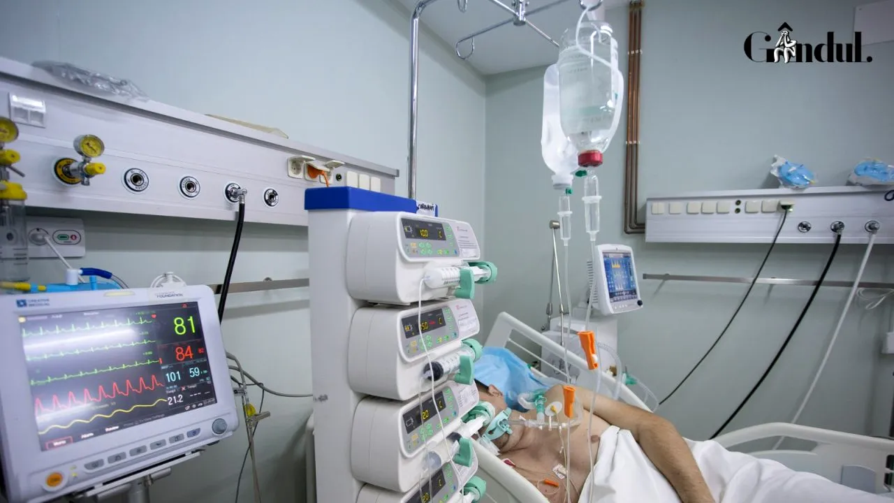 EXCLUSIV | Cât de periculoasă a ajuns infecția cu COVID-19 pentru nevaccinați. Medicii au externat un pacient de 37 de ani crezând că e aproape vindecat și a murit după o săptămână