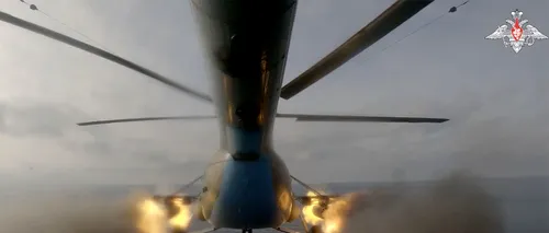 VIDEO | Echipajul unui elicopter „arhaic” rusesc încearcă, aparent fără succes, să distrugă o dronă navală ucraineană